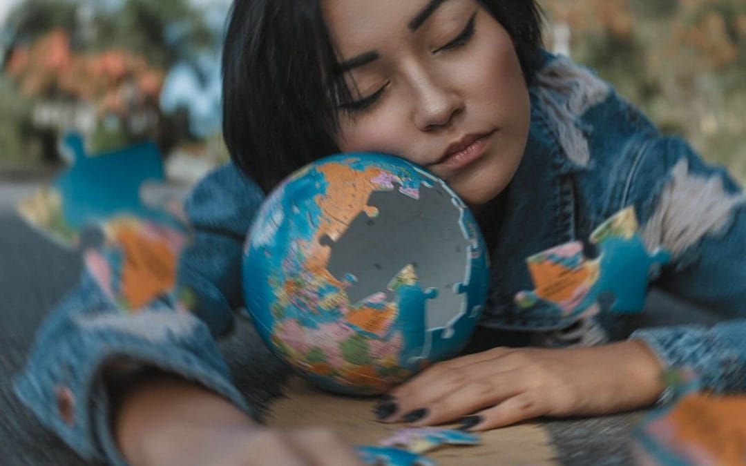 No te rompas la cabeza armando tu viaje multidestino ¡Deja de NOMAD by Kiwi.com lo haga por ti!