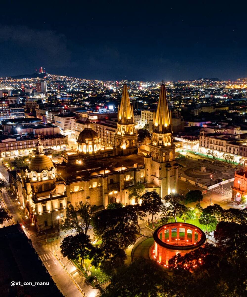 Paquete de 4 días a Guadalajara con vuelos de MEX, MTY, TLC, NLU, TIJ o CUN y hospedaje super céntrico desde ,880 pesos p/p.