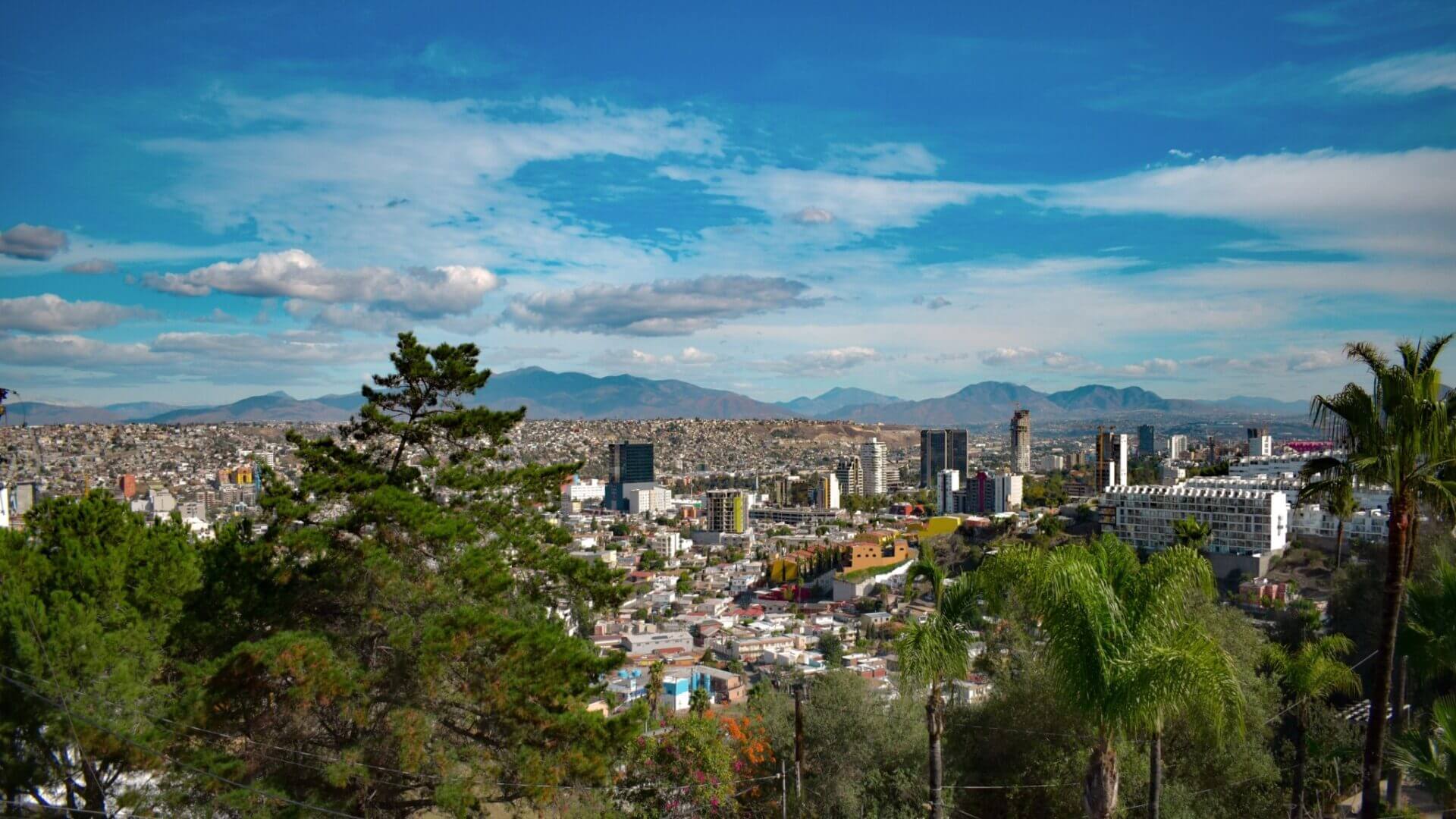 ¡VUELA A TIJUANA!