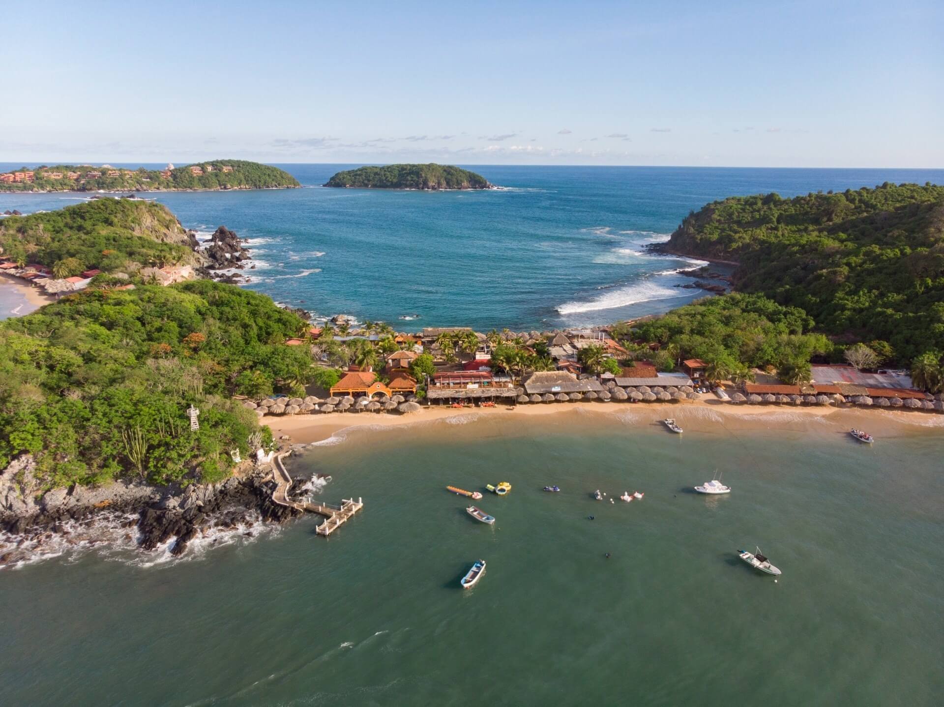 Paquete a Ixtapa con vuelos y hotel todo incluido durante 4 días desde ,488 Pesos por persona. ¡Para fin de semana y puente!