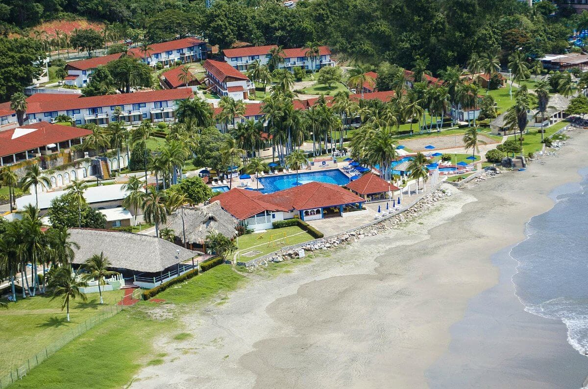 Qualton Club Ixtapa - All Inclusive