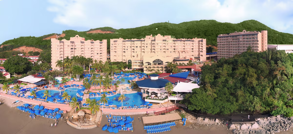 Azul Ixtapa All Inclusive Beach Resort & Convention Center