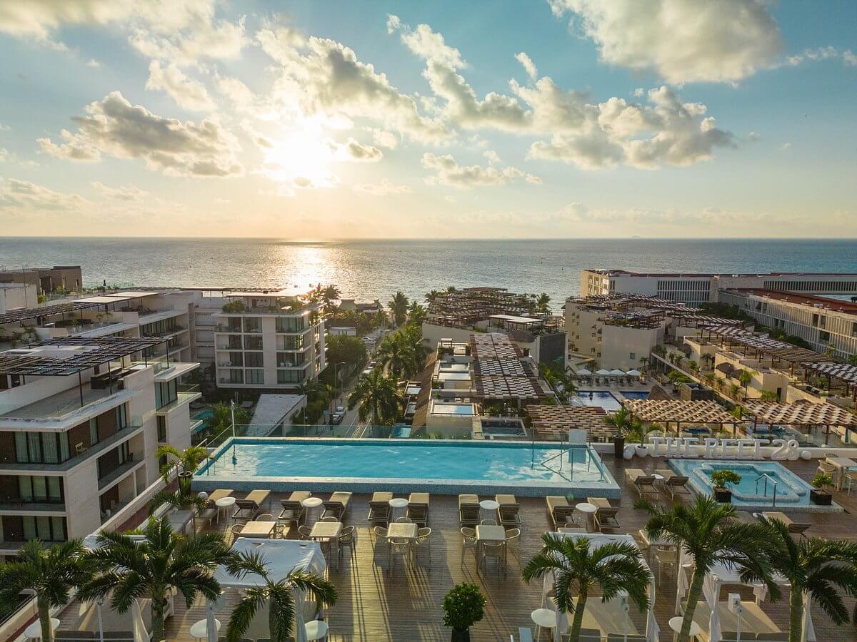 The Reef Playacar