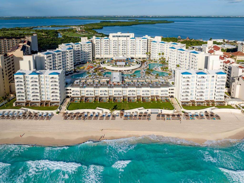 Hilton Cancún Mar Caribe All-Inclusive Resort